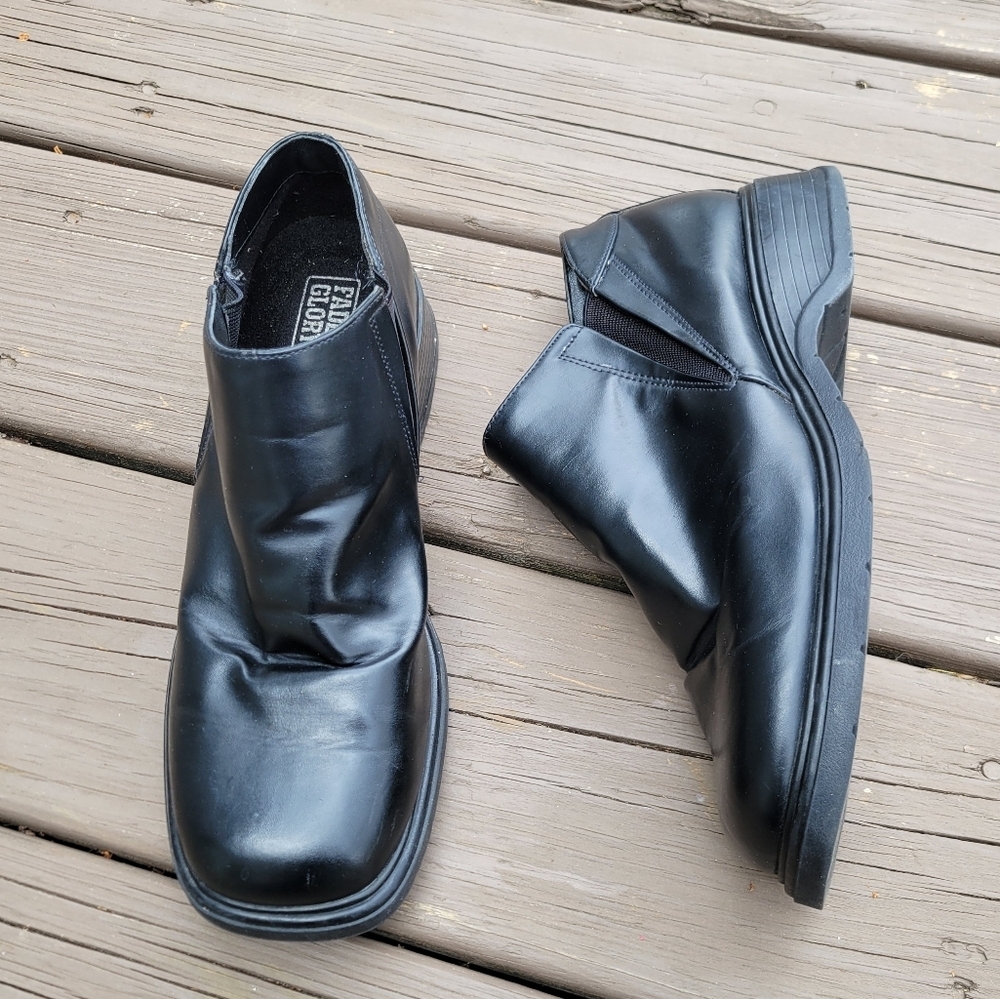 Vintage 90s y2k Bratz Black Faux Vegan Leather Chunky Heel Square Toe Ankle Boot